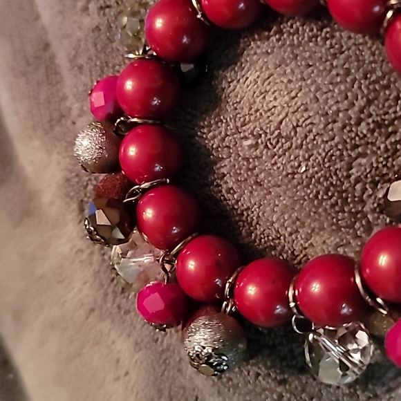 Illi Red Bracelet - Picture 3 of 3